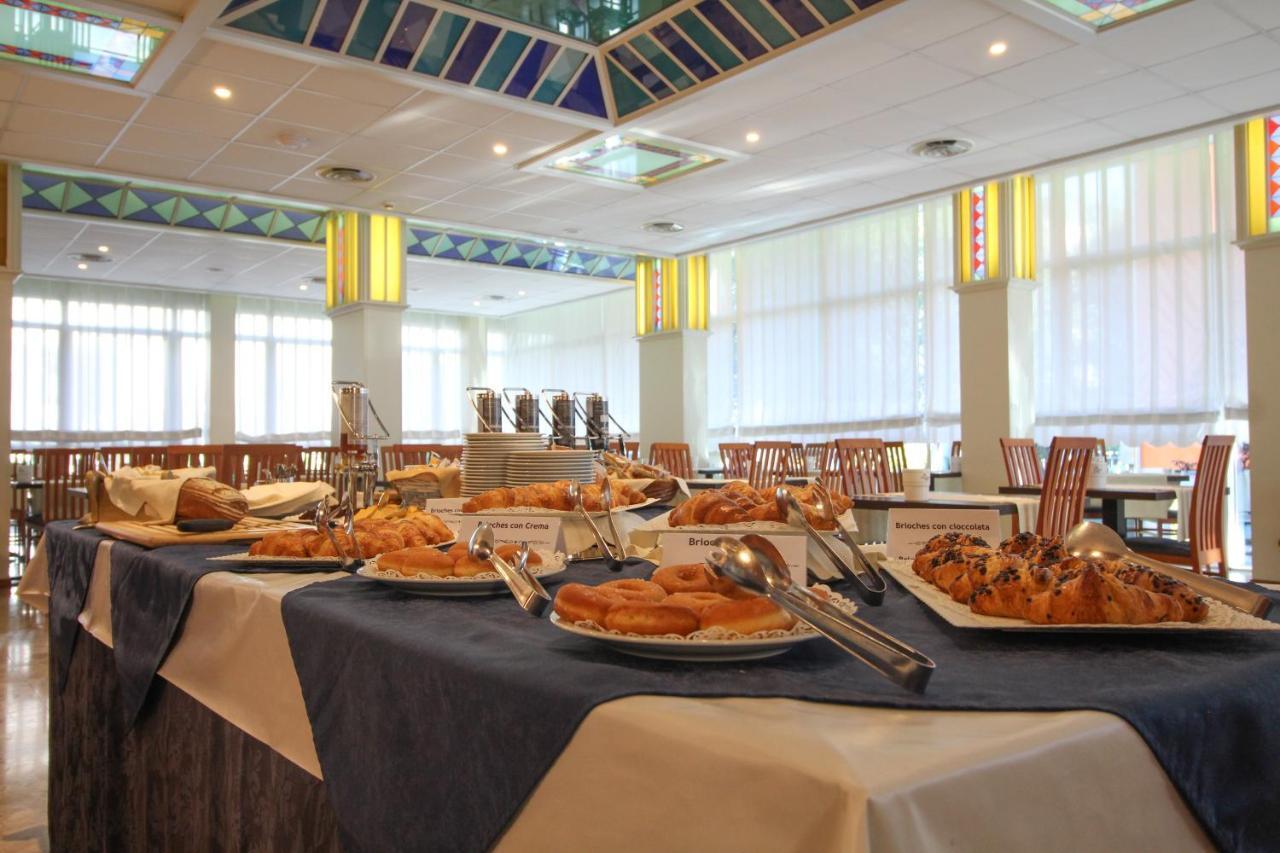 Continental B&B City Hotel Бибионе Екстериор снимка