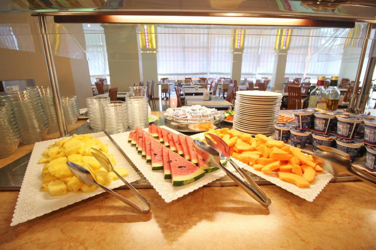 Continental B&B City Hotel Бибионе Екстериор снимка