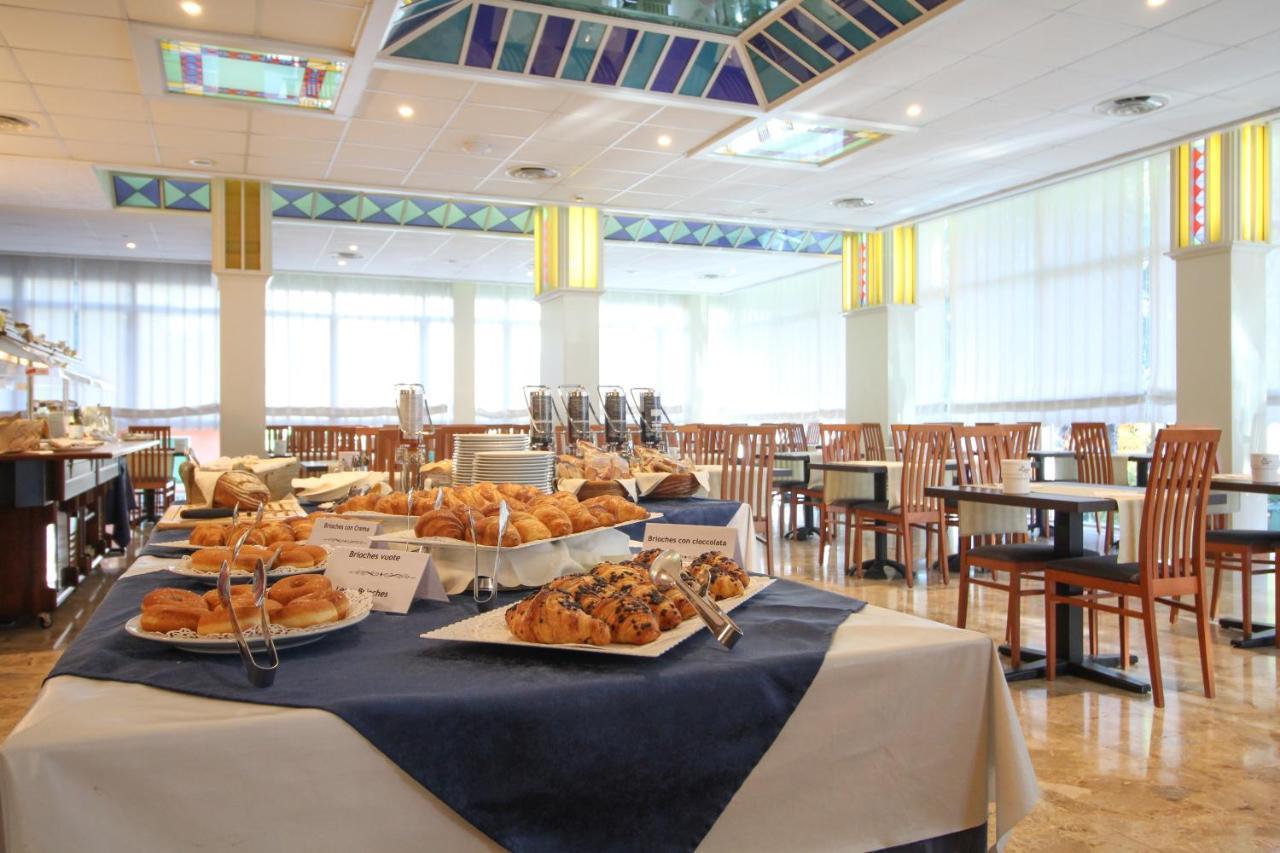 Continental B&B City Hotel Бибионе Екстериор снимка