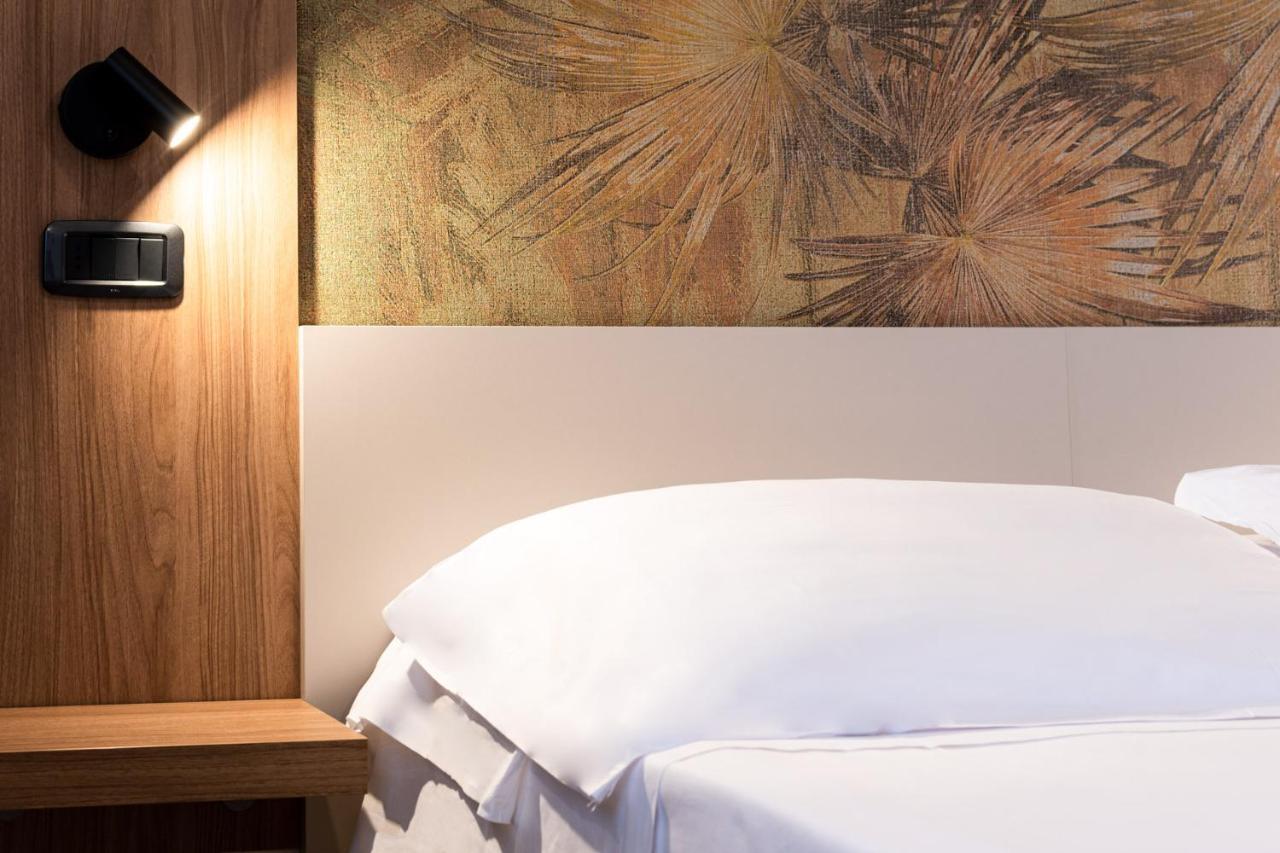 Continental B&B City Hotel Бибионе Екстериор снимка