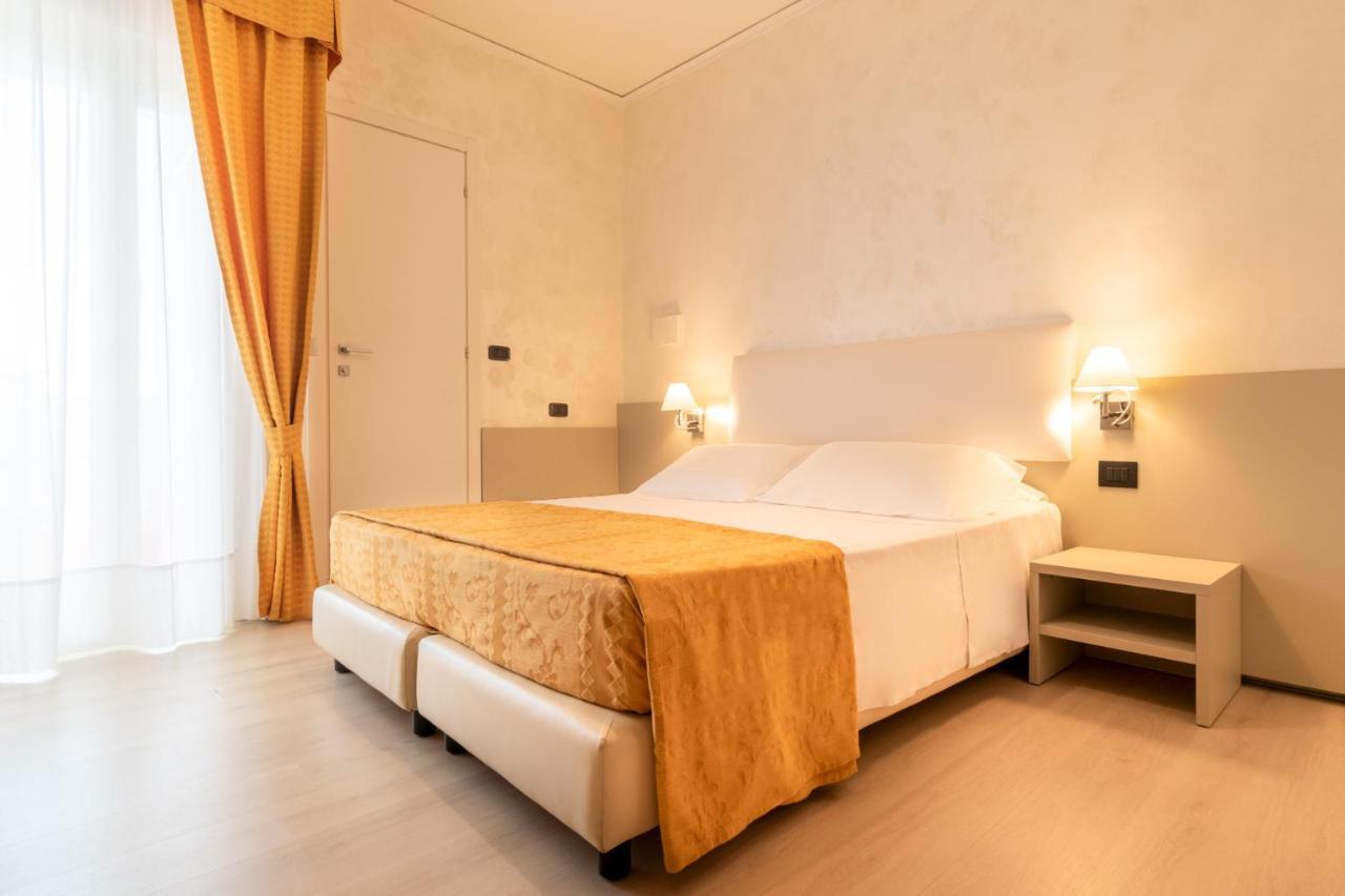 Continental B&B City Hotel Бибионе Екстериор снимка
