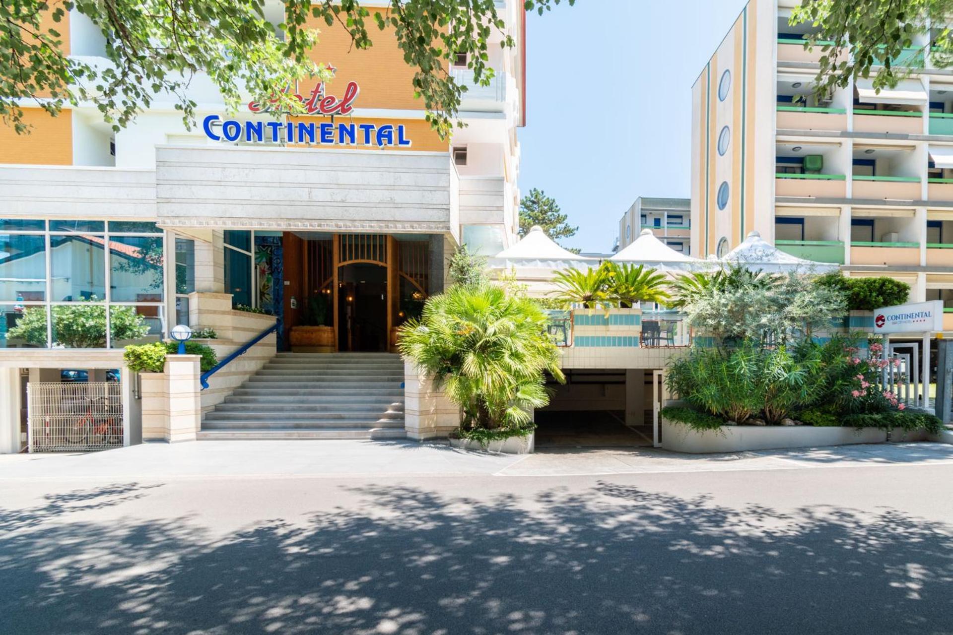 Continental B&B City Hotel Бибионе Екстериор снимка