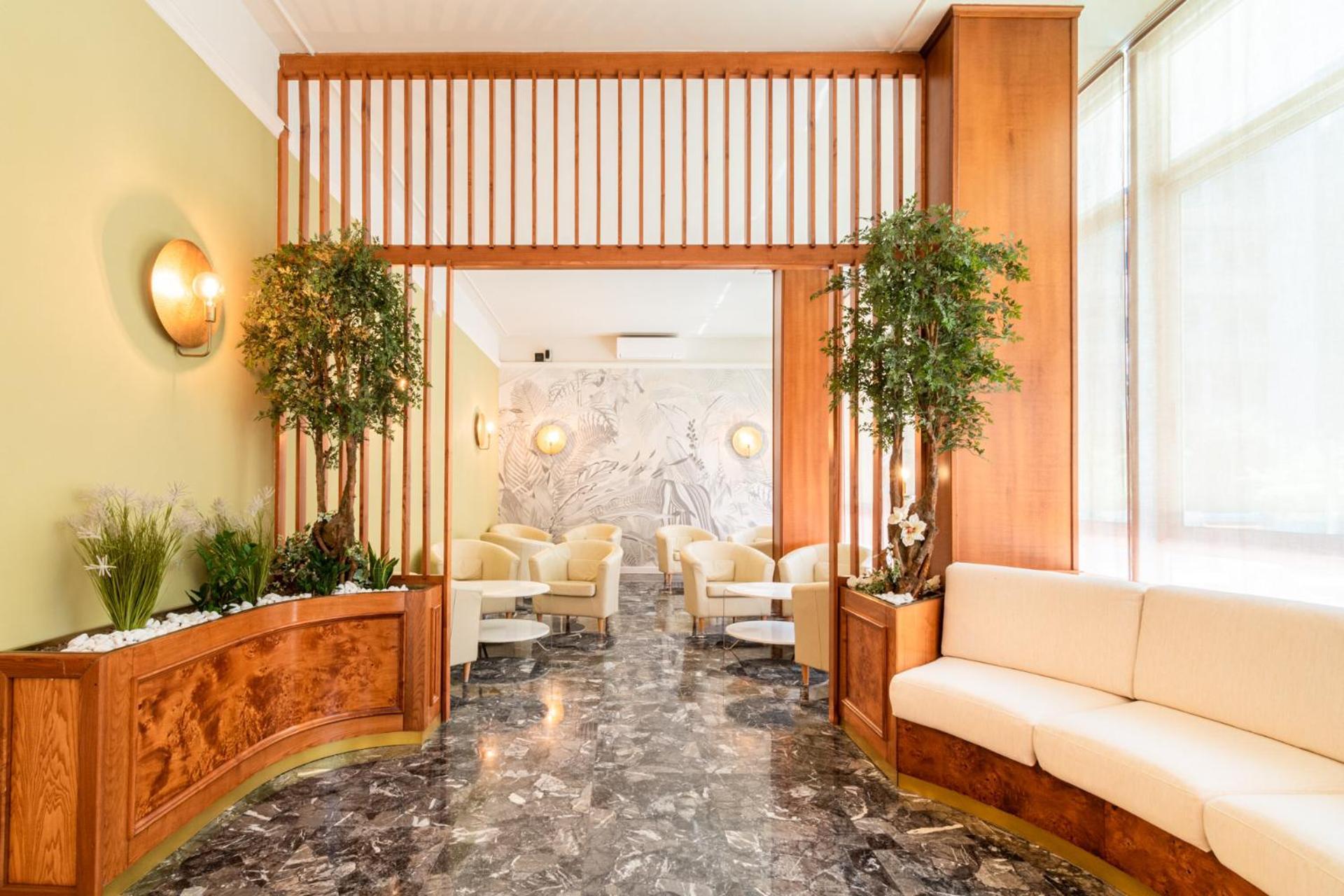 Continental B&B City Hotel Бибионе Екстериор снимка