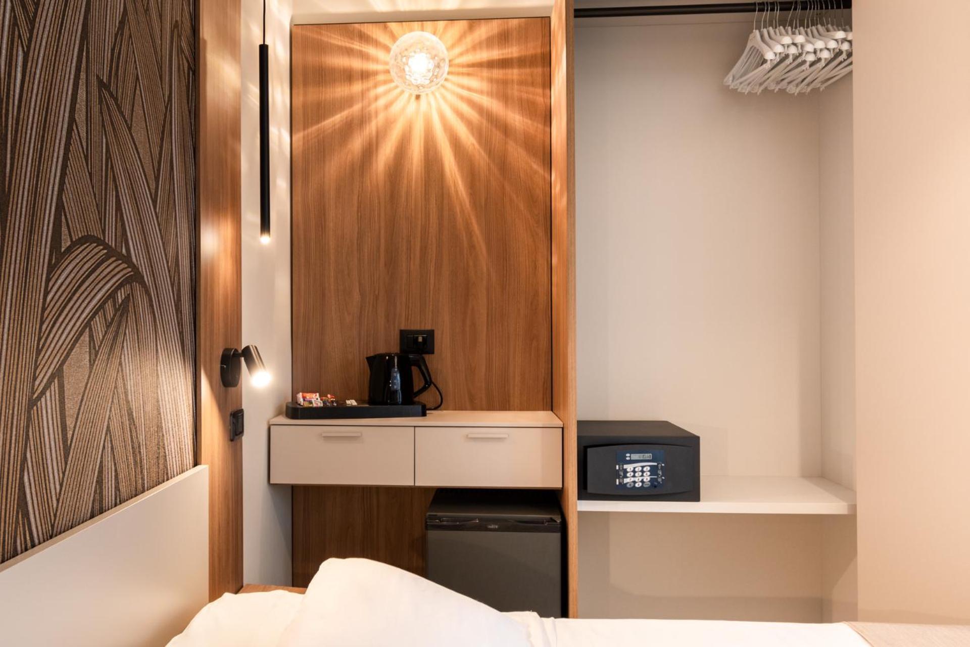 Continental B&B City Hotel Бибионе Стая снимка
