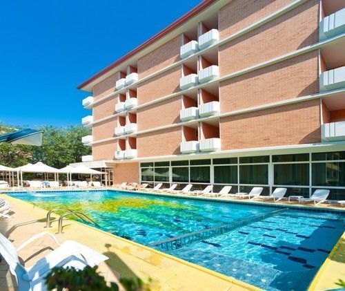 Continental B&B City Hotel Бибионе Екстериор снимка
